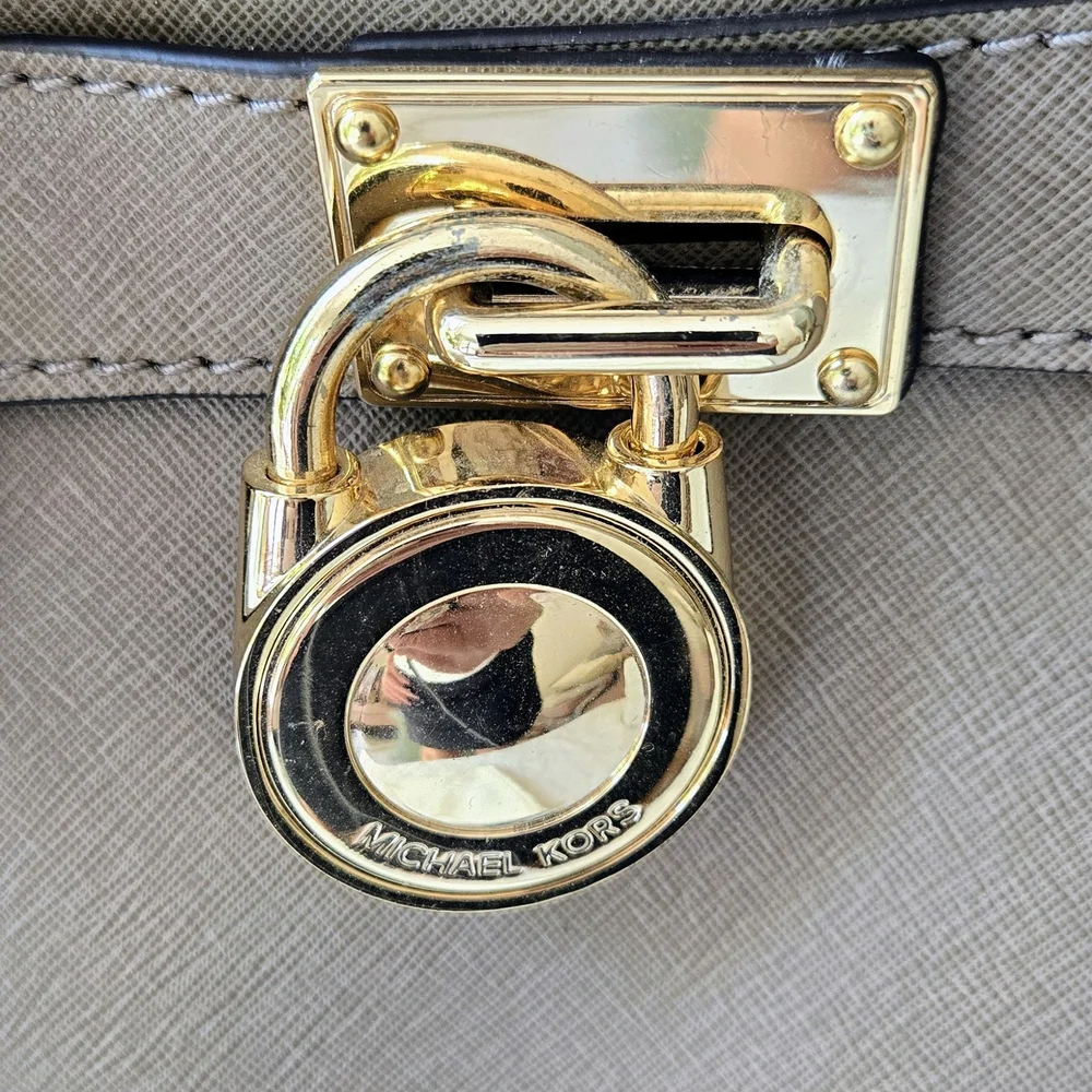 Michael Kors Tan Tote Bag Goldtone  Chain - Picture 5 of 10